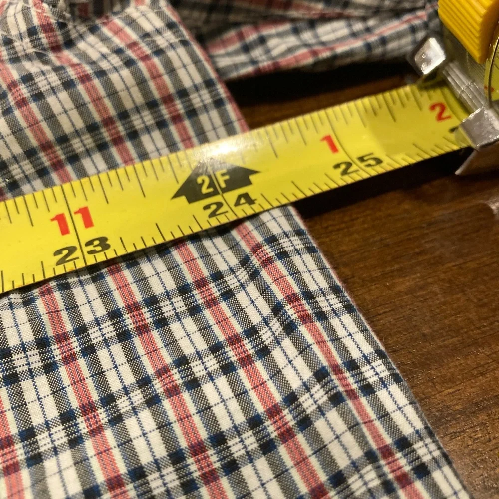 Cinch - button up black and red plaid size Large Men's shirt - Picture 6 of 7